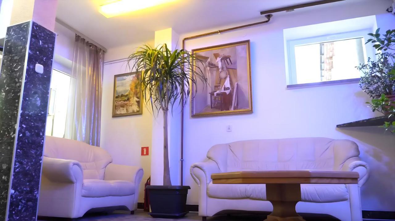 Hotel Dukat Horyniec Esterno foto